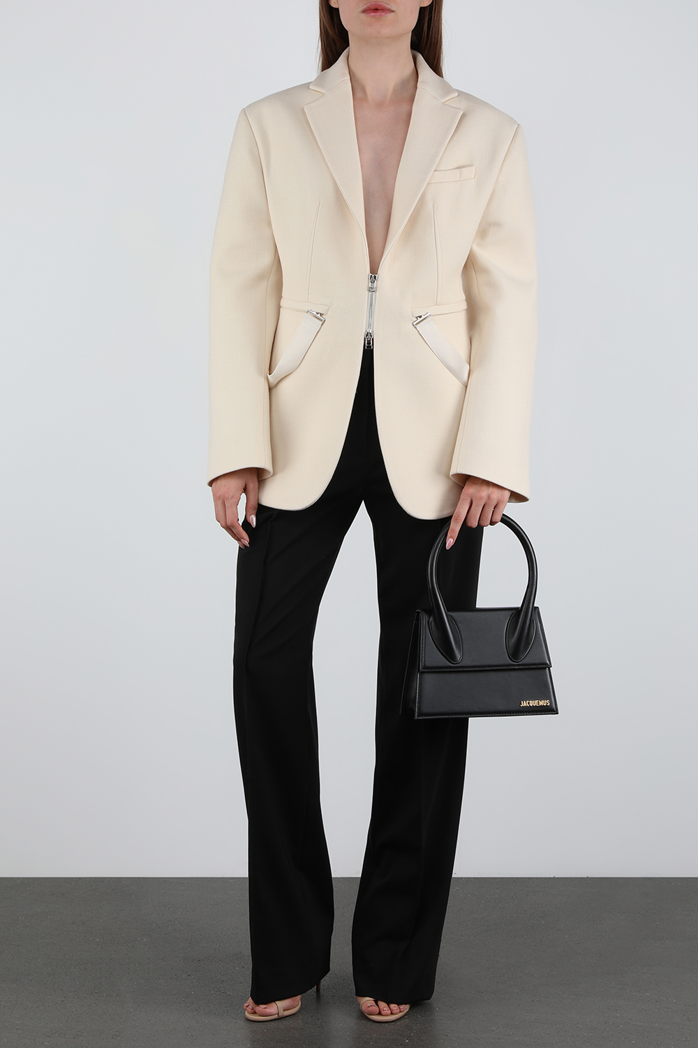 בלייזר צמר עם רצועות